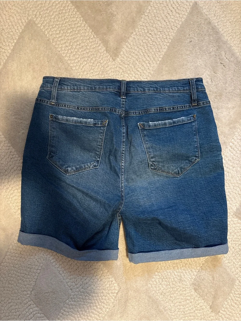 Like-New Kensie Denim Roll-Up Women’s Shorts in Blue